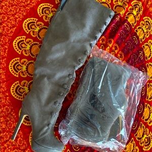 Knee high boots Grey